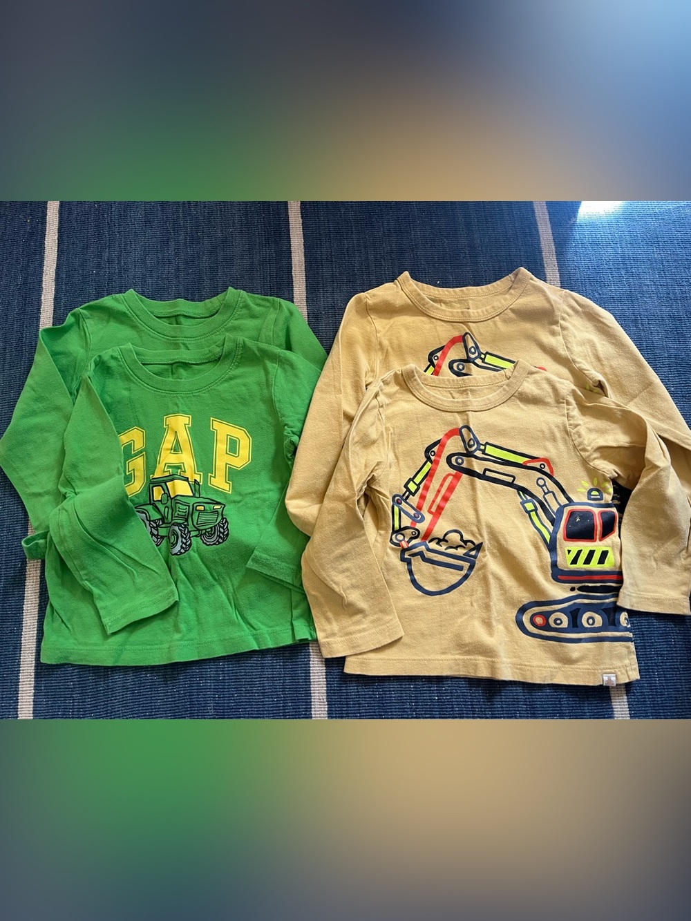 Baby Gap twin toddler graphic shirt bundle